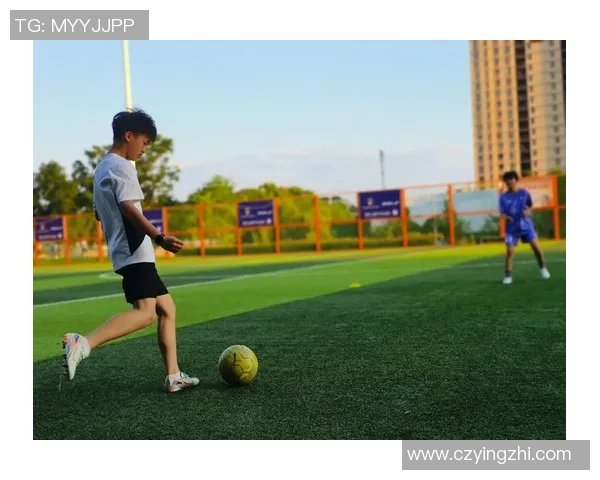 足球球星颜值变化大揭秘 从年轻小将到成熟巨星的蜕变过程 足球球星颜值变化大揭秘 从年轻小将到成熟巨星的蜕变过程